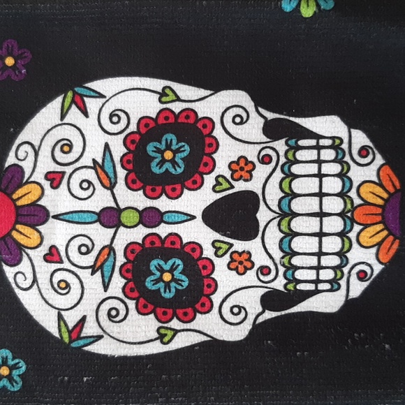 Day of the Dead Kitchen Towels Set of 2 Sugar Skulls White Black Hand Halloween - Picture 4 of 5